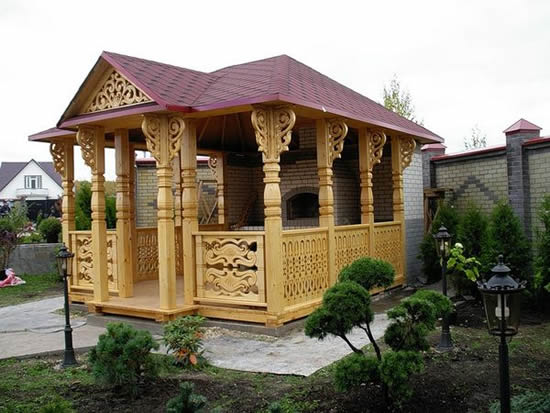 Резная беседка из дерева