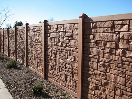 Каменный забор из бетона