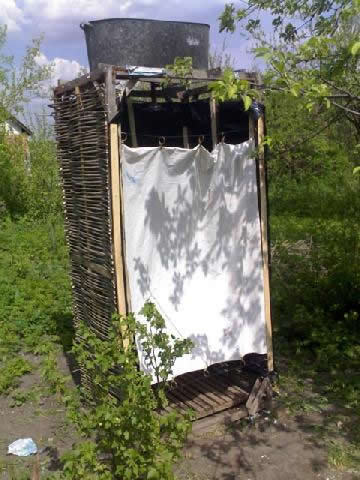 Летний душ на даче
