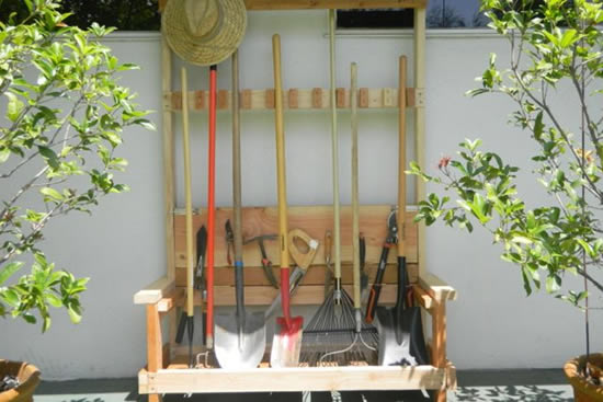 kak khranit instrument na dache